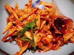 敲糖棒棒鸡-辛香汇·现炒川菜(淮海路百盛店)