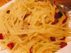 酸辣土豆丝-阿里巴巴海鲜烧烤家常菜(黄岛店)