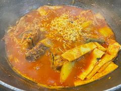 -喇喇排骨火锅·传统韩式脊骨汤(望京西园总店)