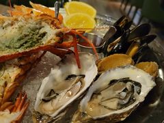 -Oasis Bar & Grill