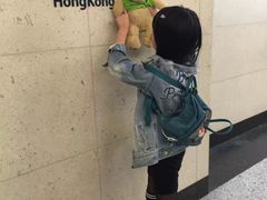 -小镇影院迪士尼小熊Duffy与他的朋友合影地