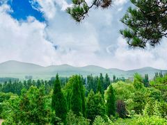 -雪山彩虹谷景区