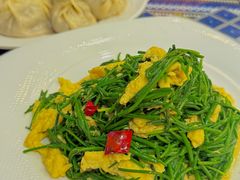 沙葱炒蛋-乡村馕坑肉·烧烤·新疆菜·本地人更爱吃(阿勒泰首店)