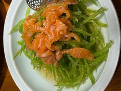 青笋拌三文鱼-新海渔港·胶东海鲜家常菜·家宴(奥体中心店)