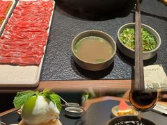 黑牛肝菌汤鸳鸳锅-大龙燚·旷野鲜火锅(广州首店)