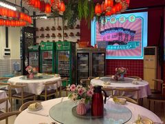 -刘姐啤酒鱼民族演艺餐厅(西街总店)