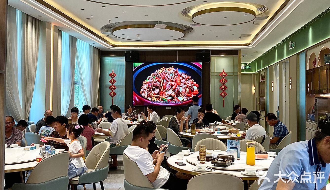 梅溪湖请朋友吃饭，他们说下次还要来！