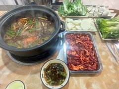 -沈记酸菜牛肉火锅店(九号路店)