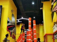 -爱蹦iBOON蹦床运动馆(江汉店)