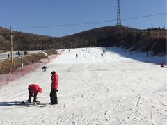 -秦皇古道滑雪场