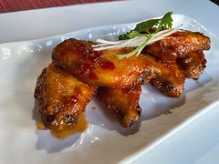 甜辣鸡翅佐以辣蒜汁-WOLFGANG PUCK KITCHEN & BAR(迪士尼小镇店)