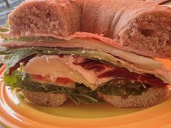 -Catch Bagel(芳草地店)