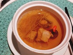 养肝草雪莲籽炖鲜鲍鱼汤-三号黄浦会Canton Table