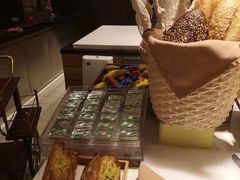 蒜香面包片-松咖啡自助餐厅·松北香格里拉