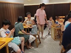 等位区-呼啦面馆·头牌豌杂面(爱琴海店)