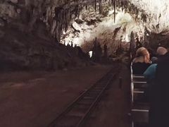 -波斯托伊纳溶洞