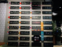 大堂-日进一片海.生腌海鲜火锅.宵夜烧烤(三里屯总店)