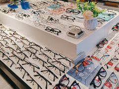 -臻美视爵眼镜·明月·依视路·蔡司折扣店(广渠门店)