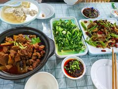 -土砂锅生态山庄·非遗砂锅雅鱼