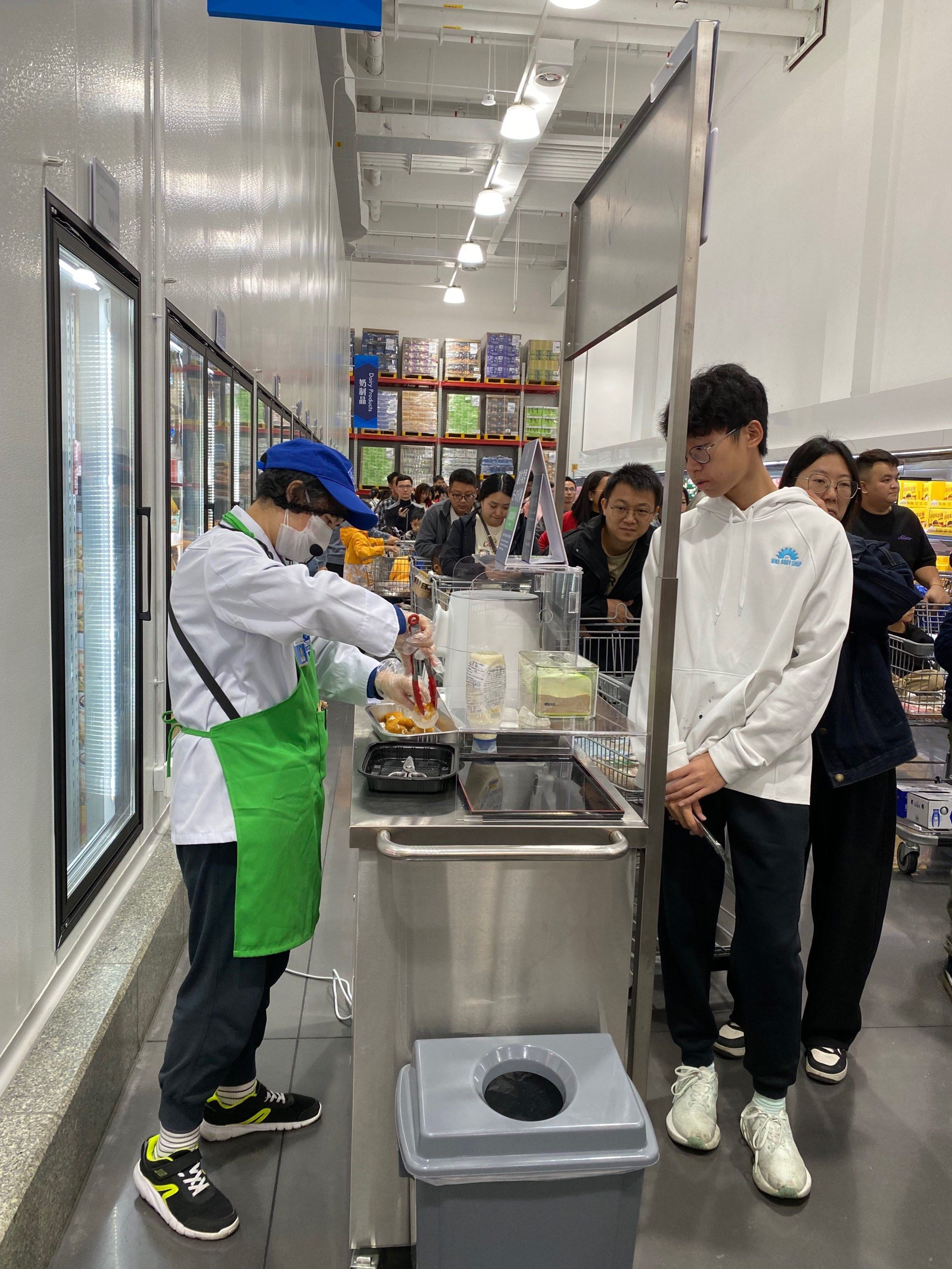 山姆免费试吃开始啦,特殊通道不用排队哦!