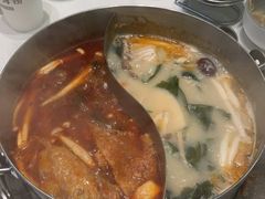 -洪氏嗨捞·广东猪肚鸡·椰子鸡火锅(西咸万象城店)
