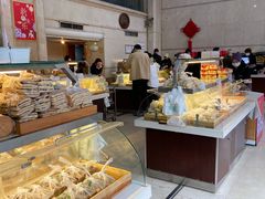 面包甜点陈列柜-清真全盛斋传统糕点(许士庙店)