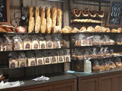 面包甜点陈列柜-红跑车(三牌楼店)