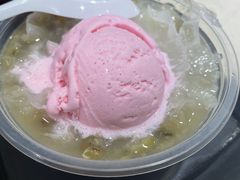 夏三宝糖水加雪糕-百花传统甜品店(原址店)