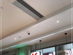 大堂-肯德基(院桥奥特莱斯店)