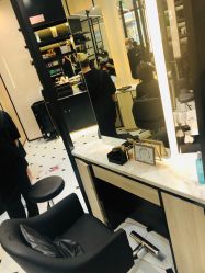 -HAIR CORNER
