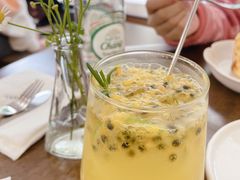 百香果气泡水-Ten Olives甜点