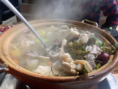 石橄榄炖鸡-洪大厨鸡煲(福田店)