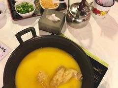 -鲜入围煮花胶鸡海鲜火锅