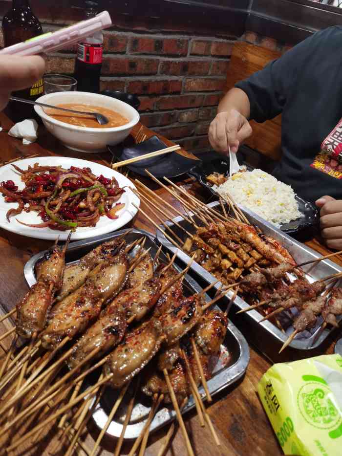 一直以来最爱的就是他家的麻椒鸡翅,每次来必点.