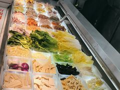 -红渡小香·牛肉麻辣香锅(车站南路店)