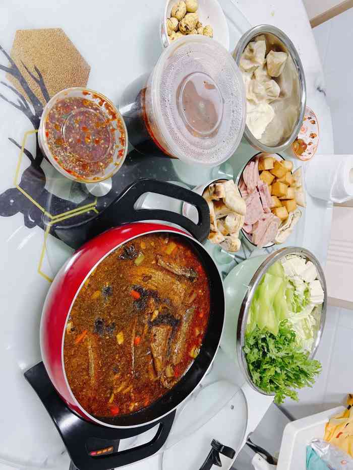 成涛私家火锅-"服务员态度恶劣也许是因为新装修了人多.
