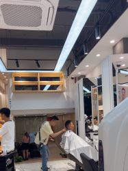 -艾米莉 烫染沙龙