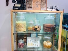 面包甜点陈列柜-甜心闲生传统手工冰粉(奎星楼店)