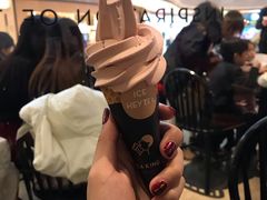莓果冰激凌-喜茶(上海兴业太古汇店)