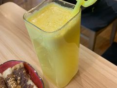 鲜榨雪梨橙-轻蔬不用等·素食(江苏路店)
