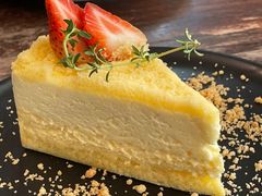 -Chom Cafe and Restaurant