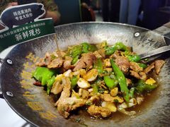 -费大厨辣椒炒肉(高铁吾悦广场店)