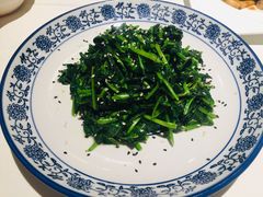 碎炒芝麻菠菜（约250克）-申粤轩酒楼·三十年粤菜经典(丁香花园店)