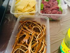 -茅草房·河畔园林火锅