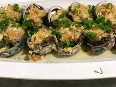 一口一个鲍鱼仔-四川小胡子海鲜(丁村万人海鲜广场店)