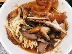 -松树干拌面店