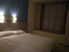 -飘HOME连锁酒店(北京将台地铁站798艺术区店)