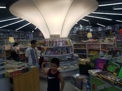 -新华书店(虹悦城店)