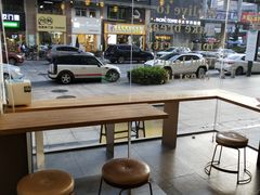 -顶东面包花园·生日蛋糕(世博店)