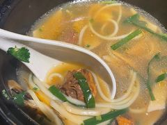 云南野生菌米线-南蛮子(进贤路店)